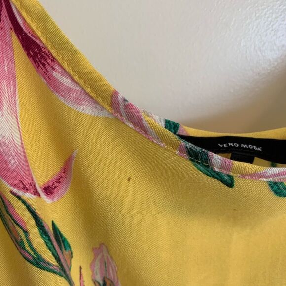 🌸3 for $30🌸 Vero Moda Summer Floral Spaghetti Strap Dress with Tie in Waist - Picture 5 of 6
